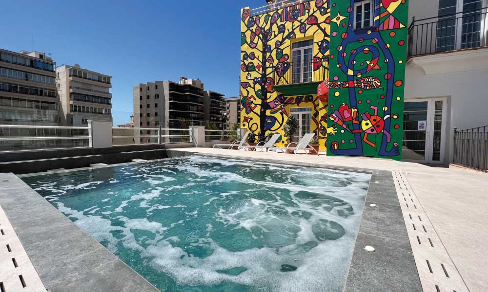 Piscina exterior Hotel Artmadams Piscina exterior Hotel Artmadams