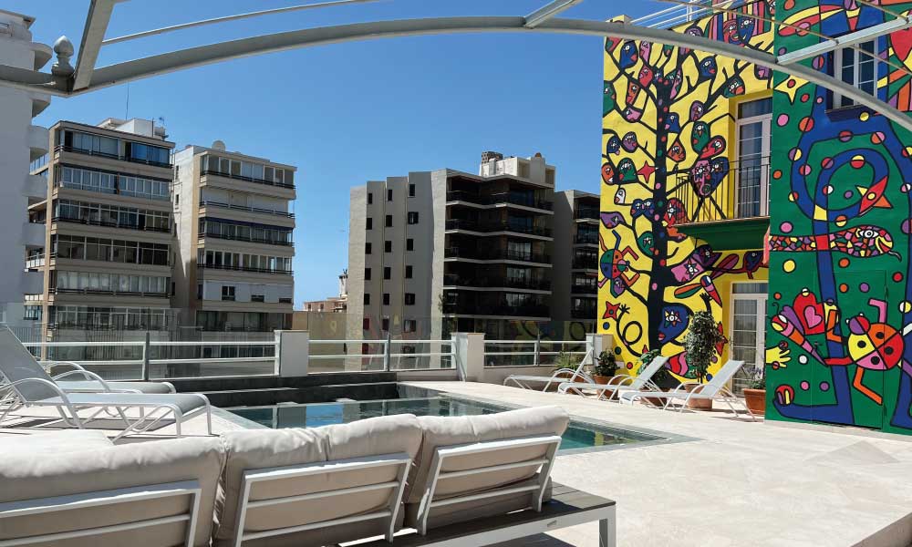 Servicio piscina exterior hotel artmadams